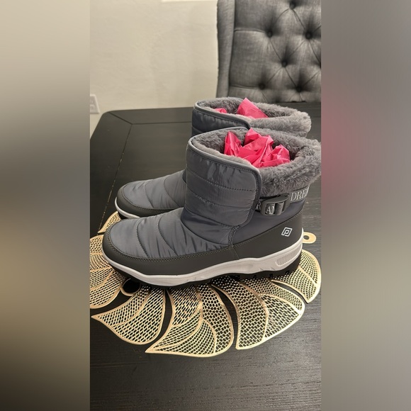 DREAM PAIRS Women's Winter Waterproof Snow  Ankle Booties Size 11 - Picture 7 of 9